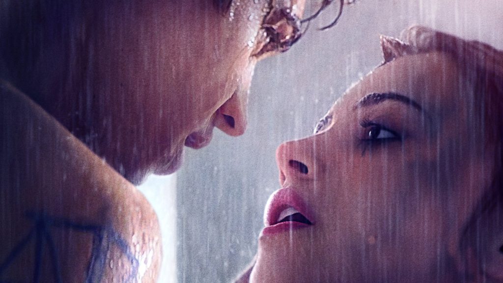 Affiche du film after 2, on y voit les deux acteurs principaux s'embrasser.