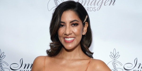 Photographie de Stephanie Beatriz.
