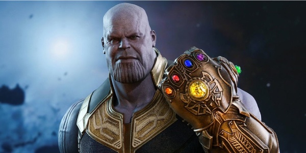 Thanos avec son gant de l'infinité.